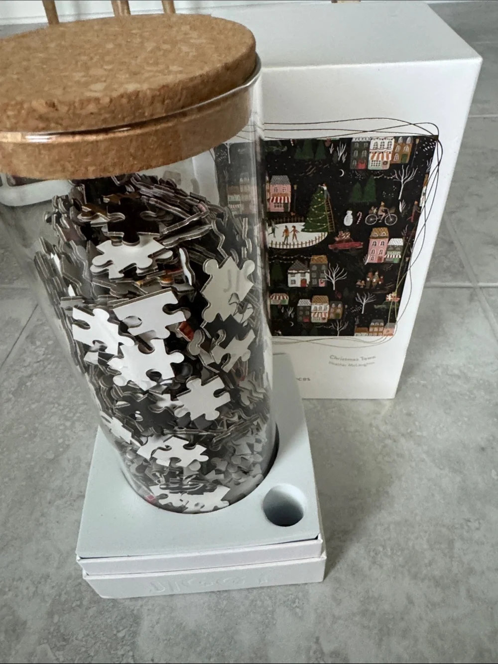 Jiggy Christmas Town 800-Piece Puzzle - Black Multi - Picture 3 of 3